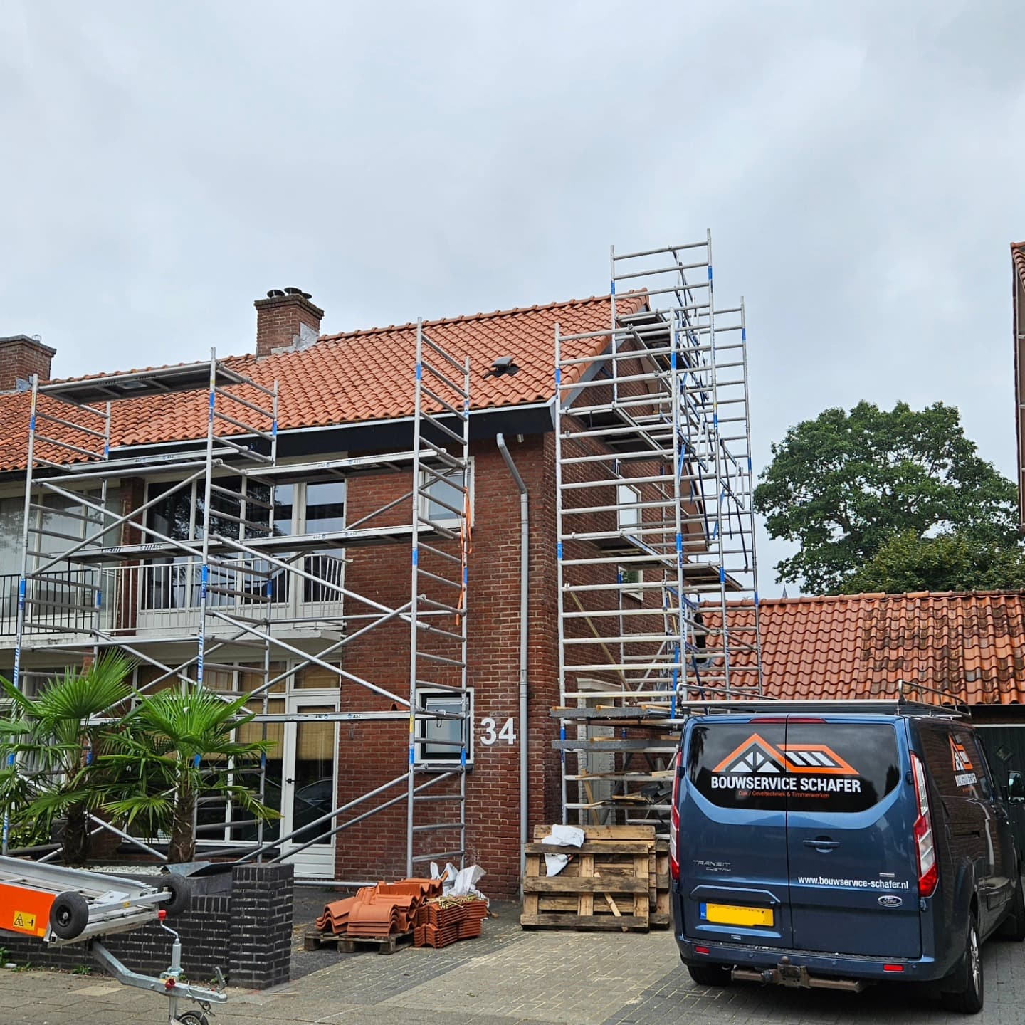 Volledige dakrenovatie met steiger door Dakservice Schäfer